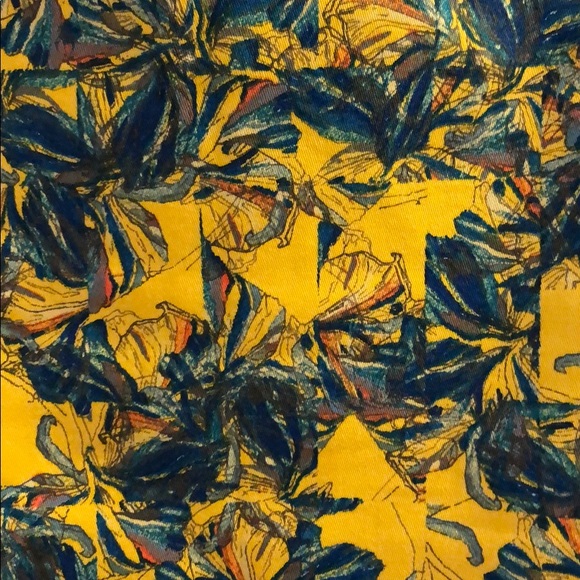 Club Monaco mini skirt - Picture 2 of 3